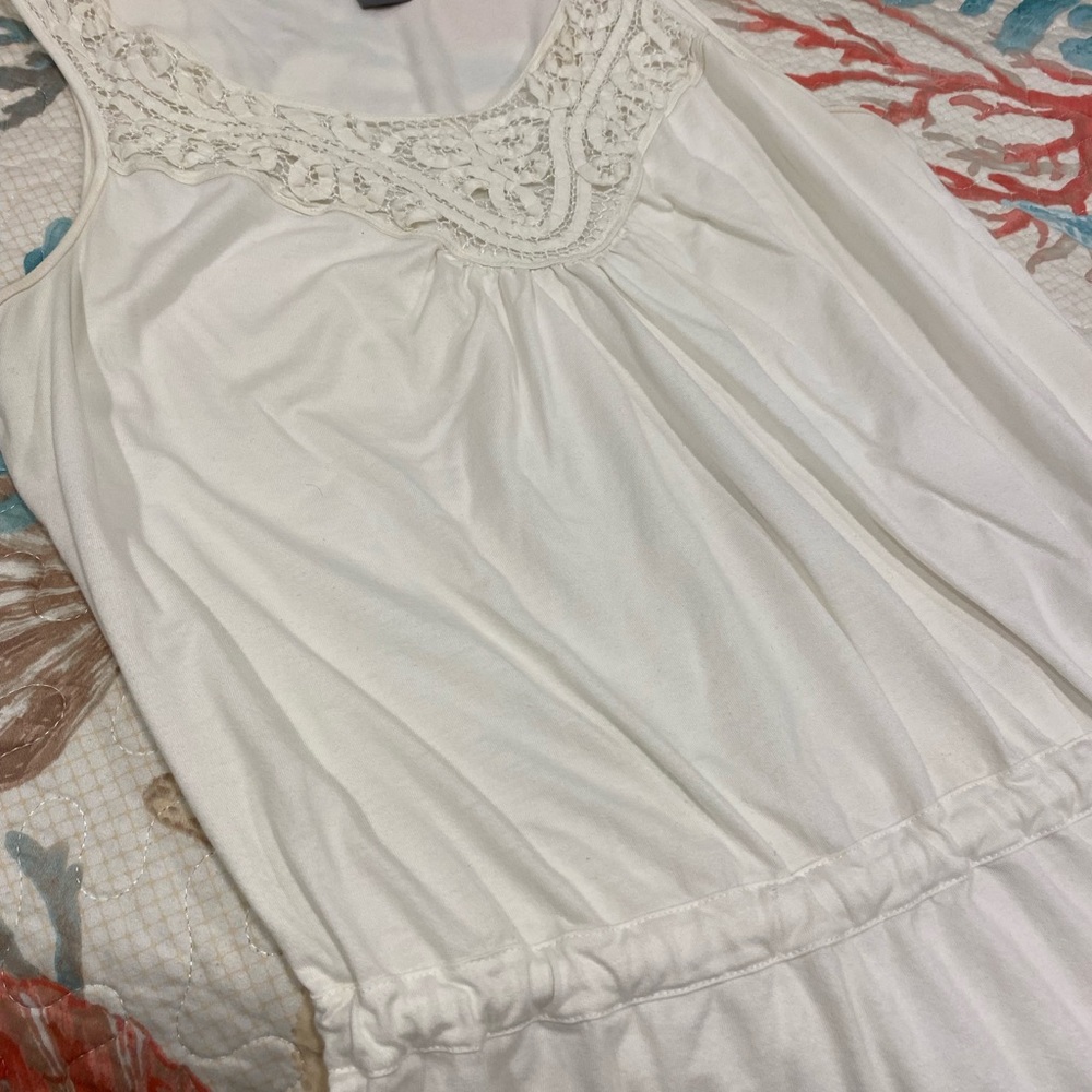 Ann Taylor Sleeveless Top with Lace Detail ~ Large - Picture 5 of 6